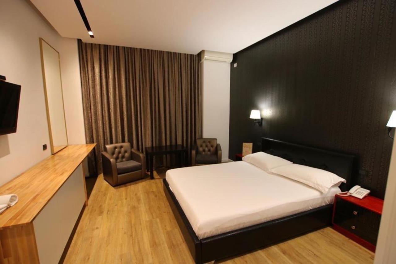 Aurelis Hotel Berxull Luaran gambar