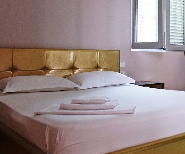 Aurelis Hotel Berxull Luaran gambar