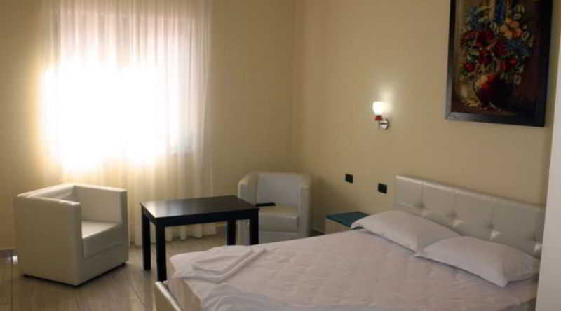 Aurelis Hotel Berxull Luaran gambar
